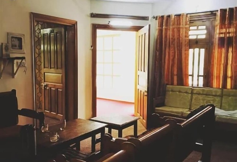 پانسیون Karim Guest House