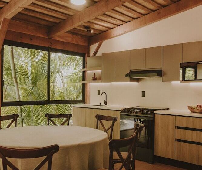 بنسيون Las Haditas