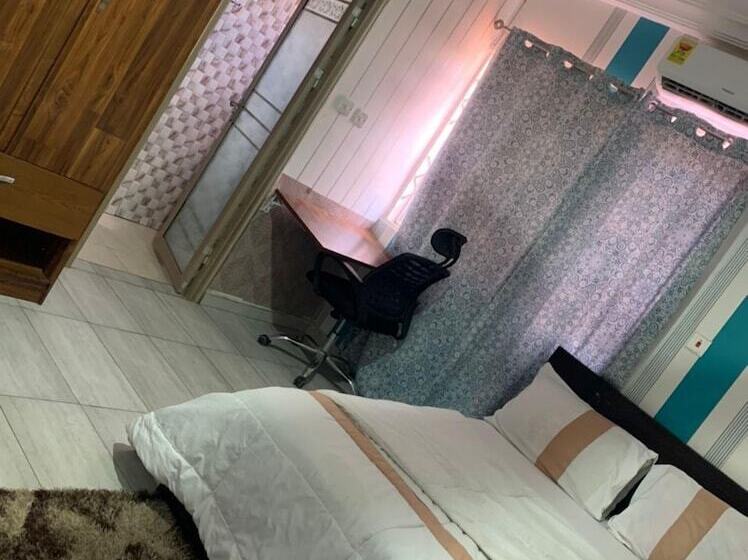 بنسيون Maxjen Haven Guest House