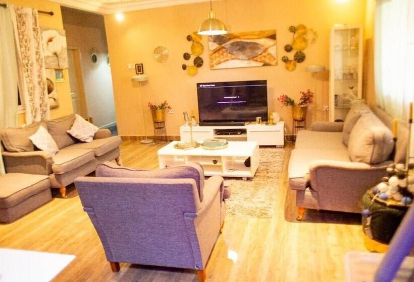 Пансион Nana Adu S Guesthouse