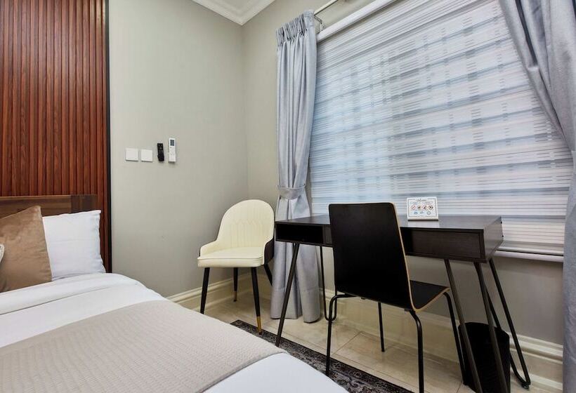 פנסיון The Mayflower Inn