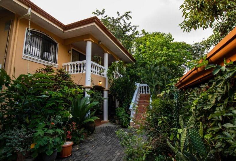 Anona Guesthouse