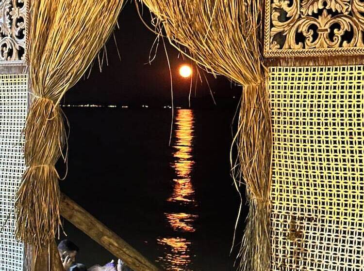 تختخواب و صبحانه Apelles Butik Otel