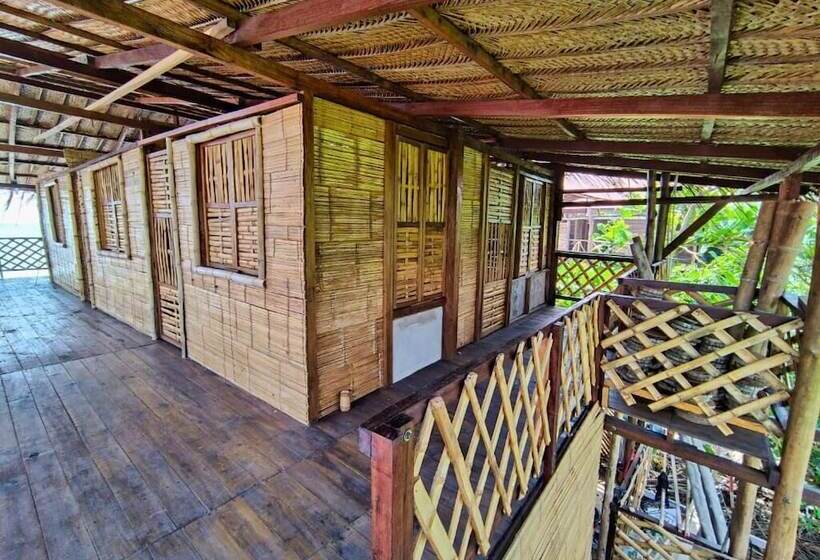 هتل Hostal Halaliku