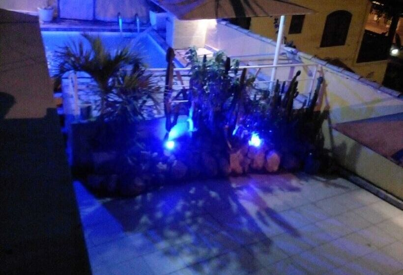 Отель Republica Hostel Buzios