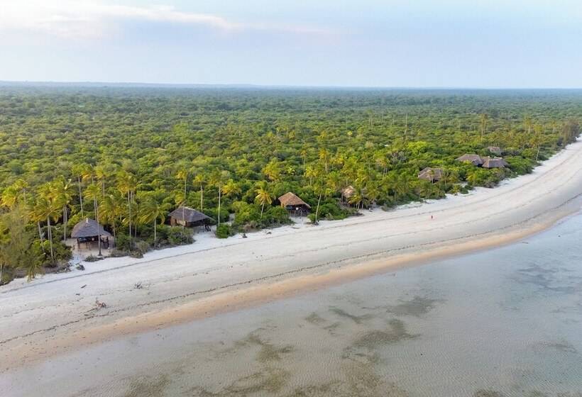 هتل Simply Saadani Camp, A Tent With A View Safaris