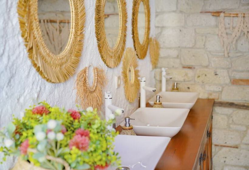 בית מלון כפרי The Fountain