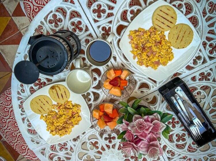 هتل The Orange House