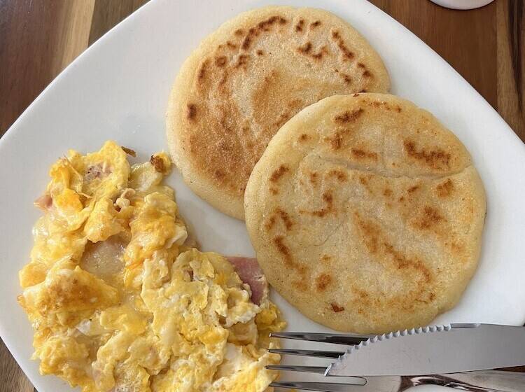 هتل The Orange House