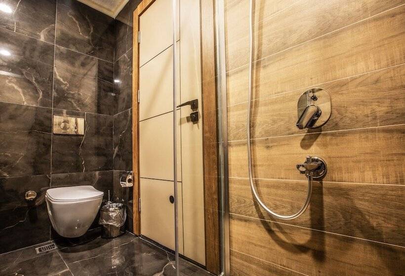 Nehir Otel