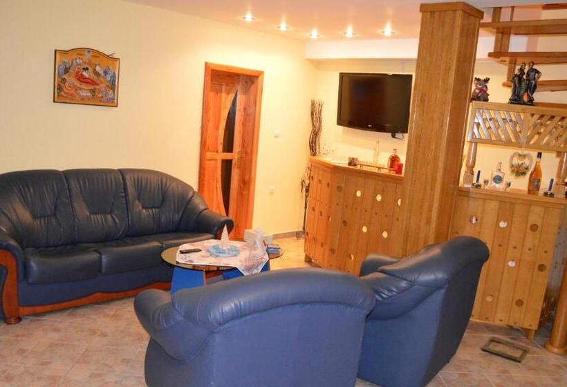 ペンション Casa Piatra Craiului