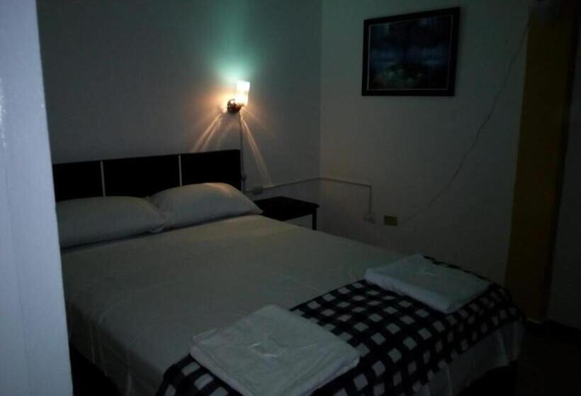 بنسيون Hostal Corazón Del Mar