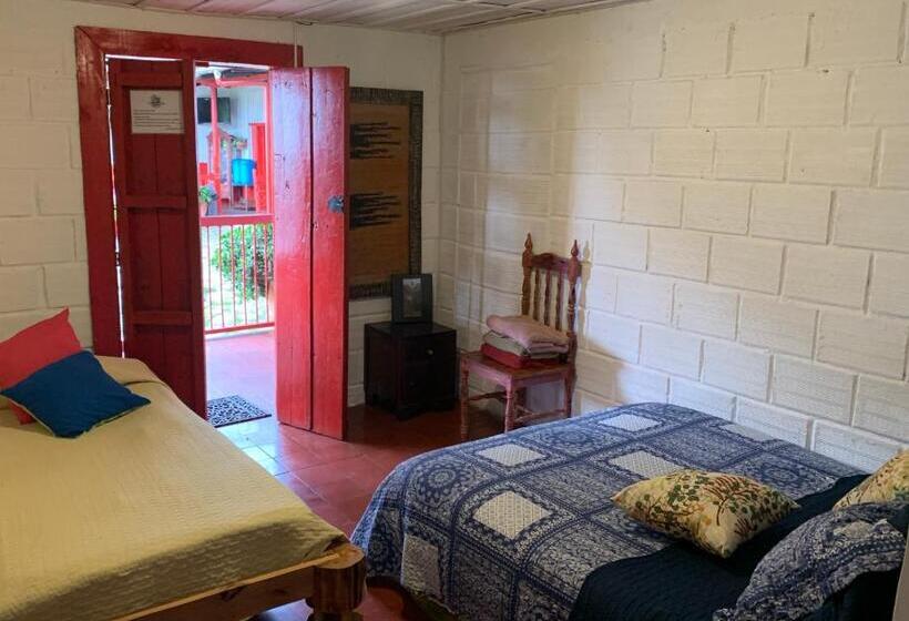 پانسیون La Laguna Hostal