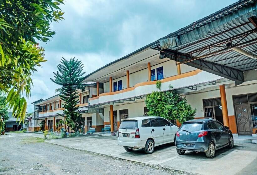 Spot On 92280 Hotel Romli