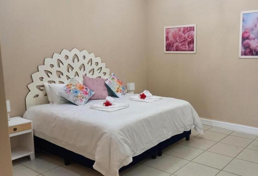 Bed and Breakfast The Secret Garden