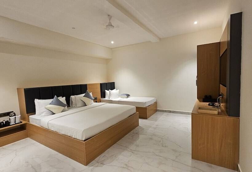 هتل Emerald Urban Comforts