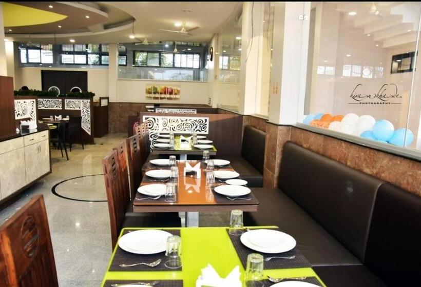 בית מלון כפרי Four Seasons Resort Ajanta