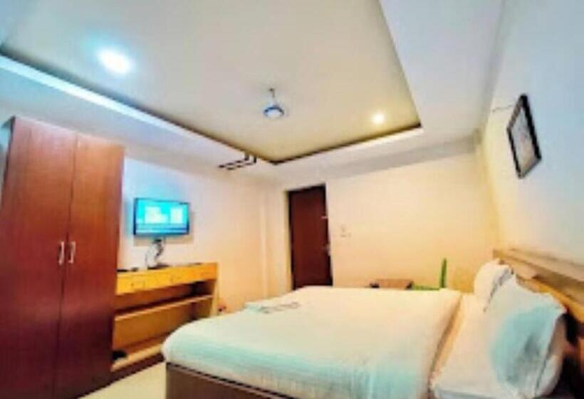 בית מלון כפרי Jasmin Palace Angul