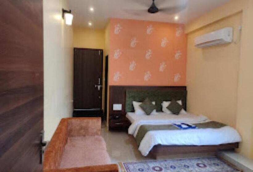 בית מלון כפרי Shivalay Palace,maheshwar