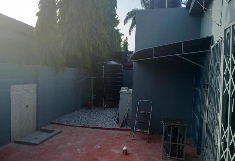Пансион Anc Mall Area East Legon Guest House