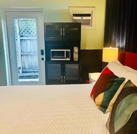 پانسیون Large Gay Men S 1 Bedroom W Gameroom Heated Pool Clothing Optional