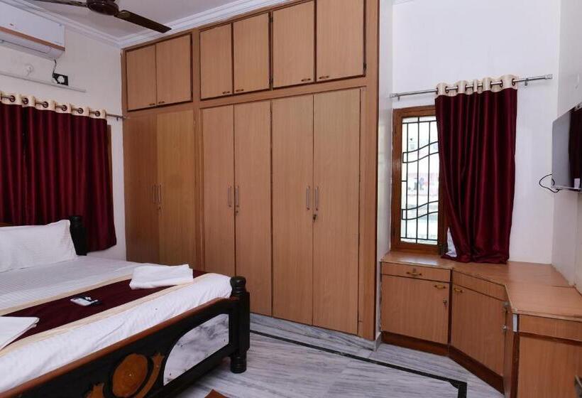 פנסיון Sris Guest House