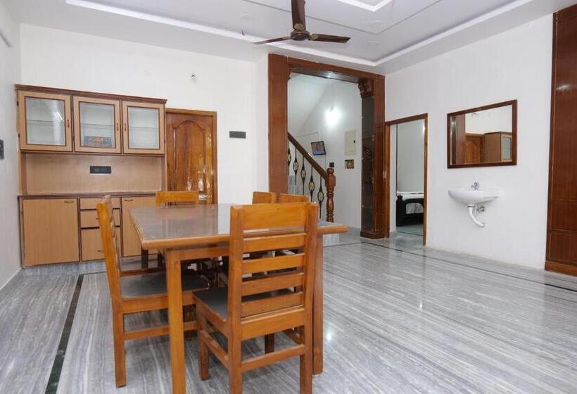 פנסיון Sris Guest House