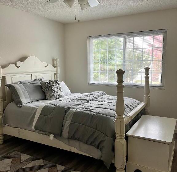 Пансион Zeekap Homes