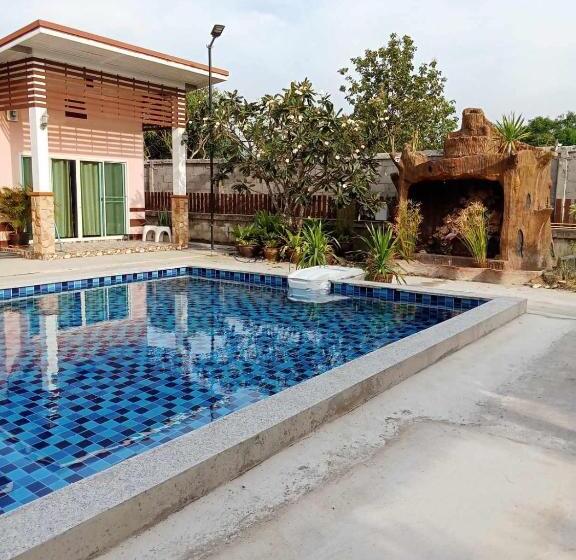 Resort Baan Nut Tawan