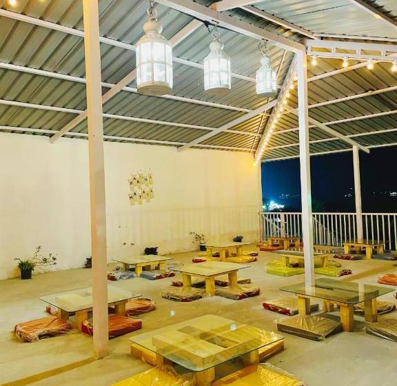 منتجع Hakuna Matata Poolside Camping Pawana
