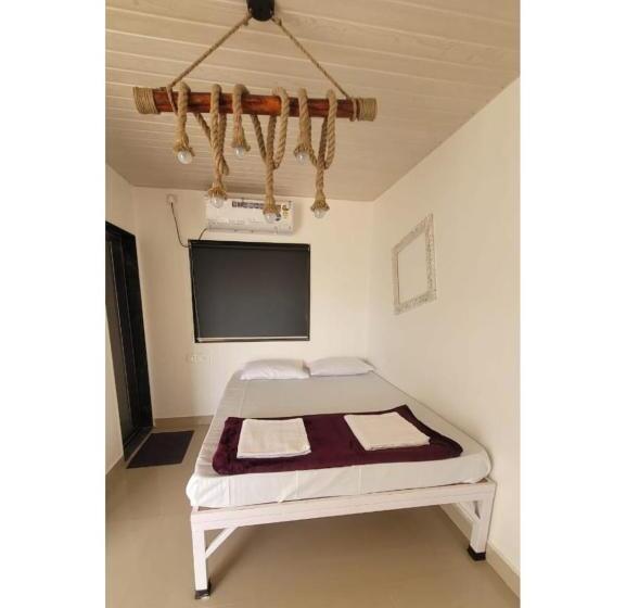 منتجع Hakuna Matata Poolside Camping Pawana