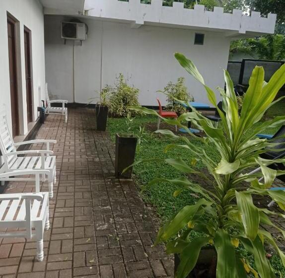住宿加早餐  Leisure On Hotel Negombo