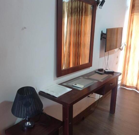 住宿加早餐  Leisure On Hotel Negombo