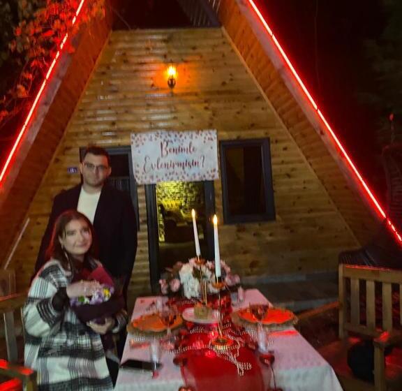 ベッドアンドブレックファースト Yuvacik Kazli Bahçe Bungalov Otel Ve Restoran