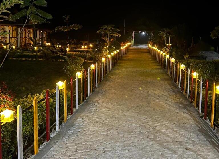 فندق Falcon Jungle Resort