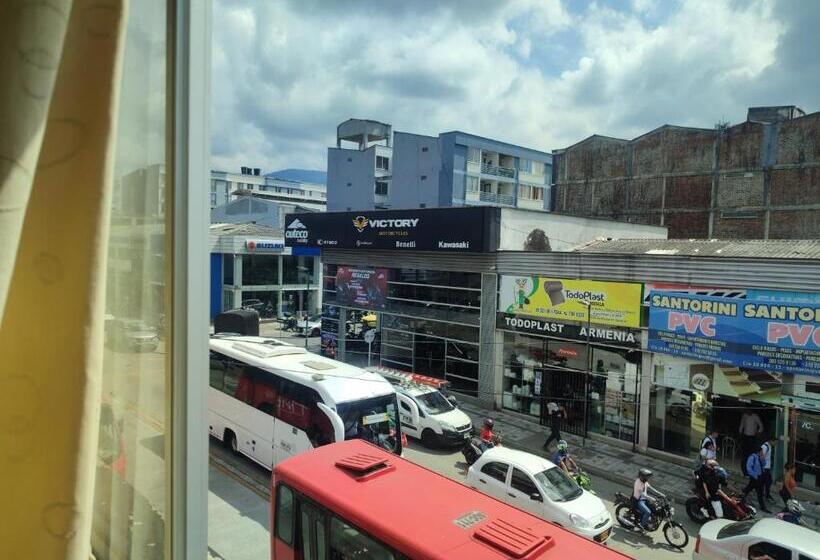 هتل Habitaciones Con 1 Cama Y Baño Privado