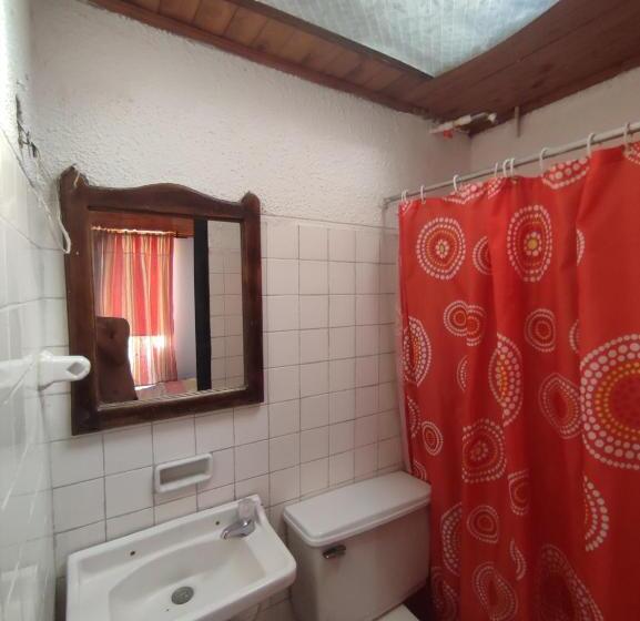 هتل Habitaciones Con 1 Cama Y Baño Privado