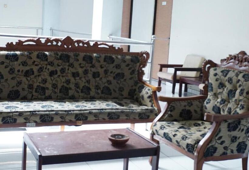فندق Oyo 93343 Sukma Residence