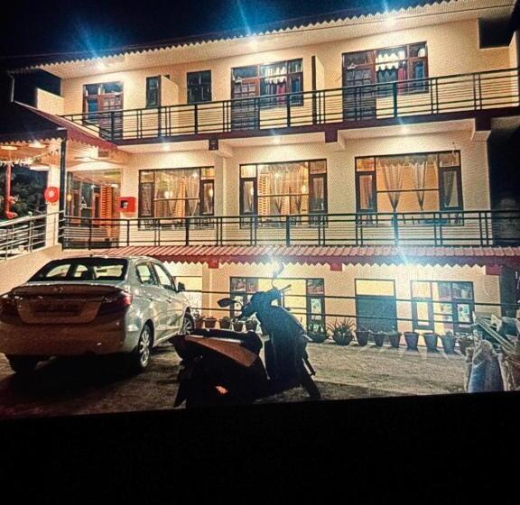 Отель Paradise Inn