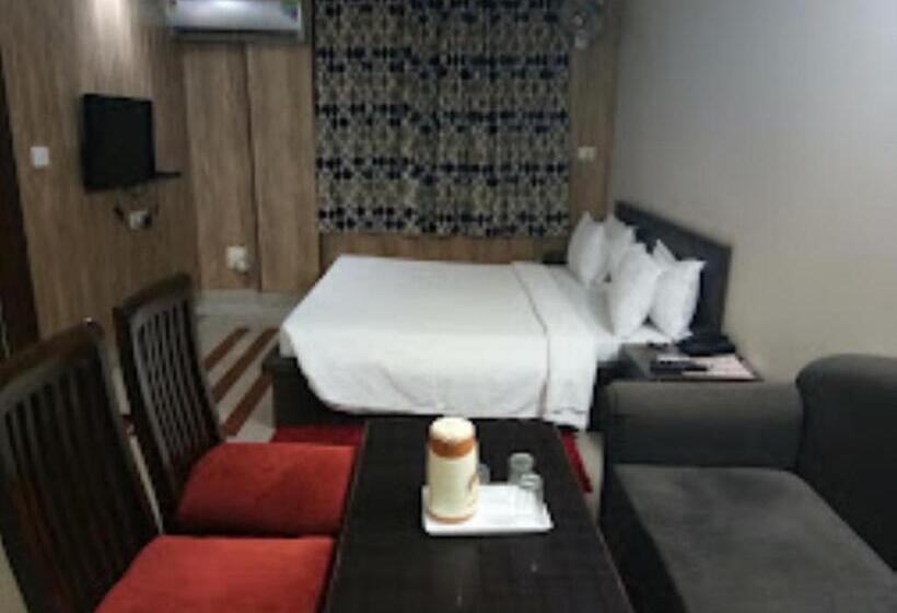 فندق Shelter Inn,chhatarpur