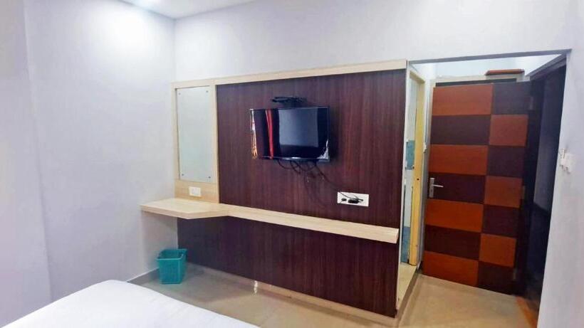 هتل Staymaker Juju Residency