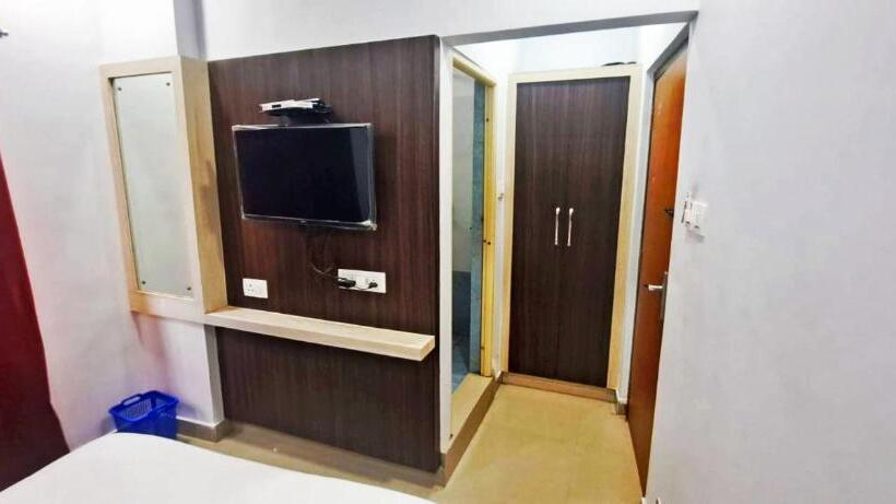 هتل Staymaker Juju Residency