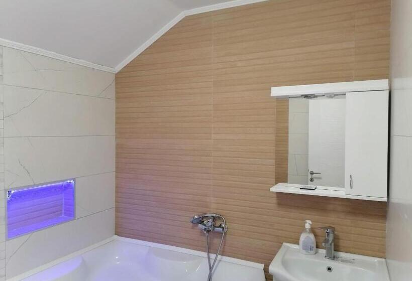 پانسیون Apartmani Lane 1