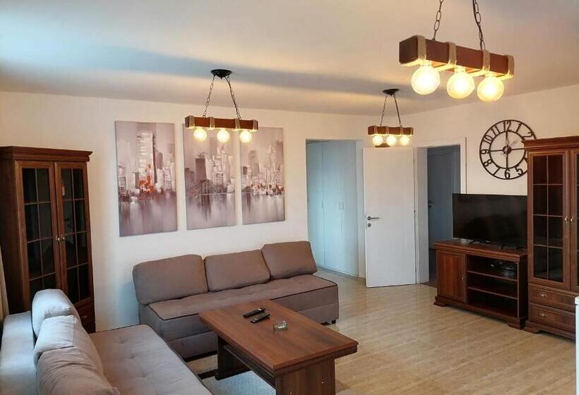 پانسیون Apartmani Lane 1