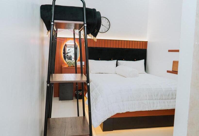 پانسیون Nginapdipadang, Parkit House, Near Universitas Negeri Padang, 10mins Padang Beach