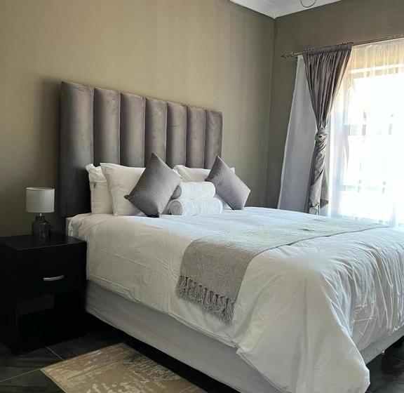 膳宿费 Serene Accommodation Palace