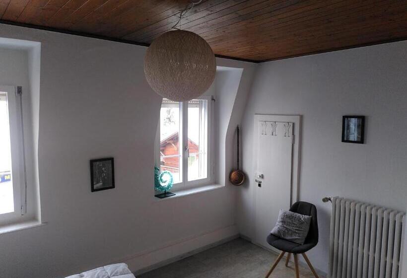 مبيت وإفطار Au Soin De La Vie