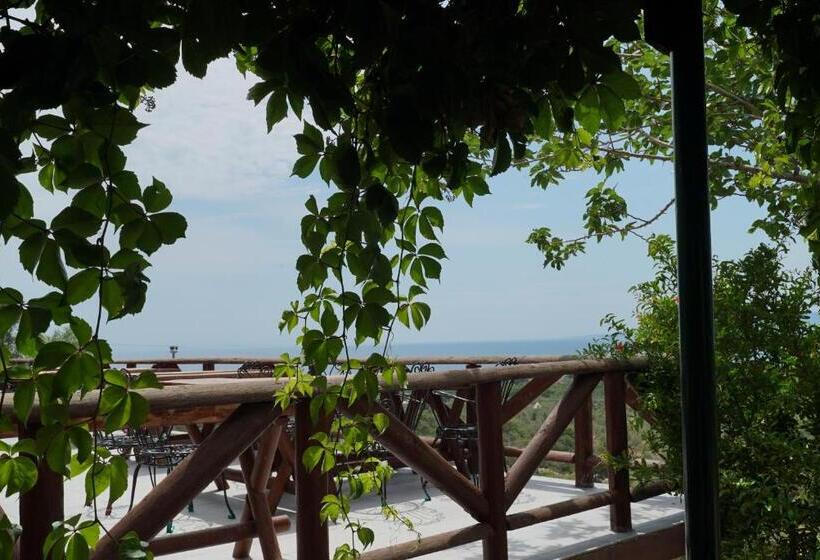فندق Assos Ada