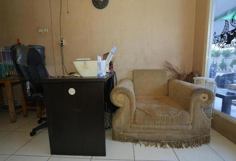 هتل Capital O 93371 Pelangi Residence 5