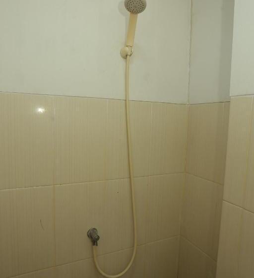 هتل Capital O 93372 Aurora Residence